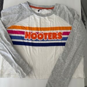 Hooters Long Sleeve Tee - Gray, White, and Multicolor